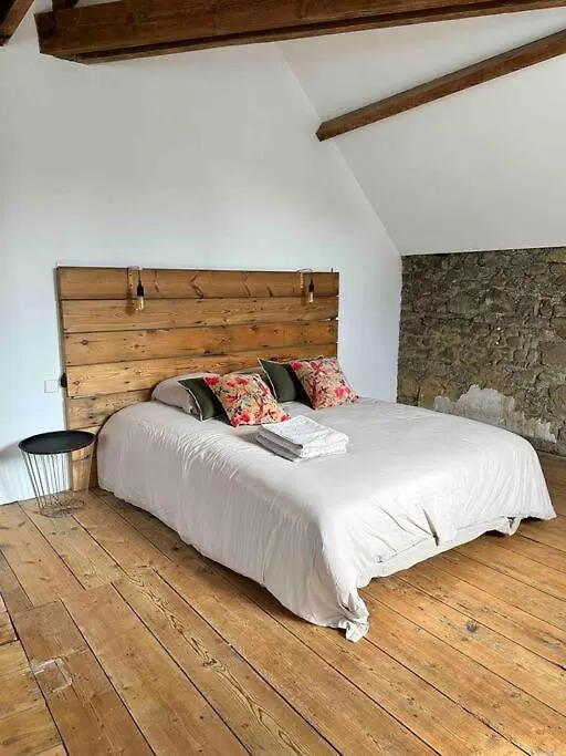 Maison, Appartement Type Triplex Atypique De Charme Сен-Бриё Франция